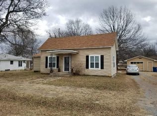 240 S Main St, Krebs, OK 74554