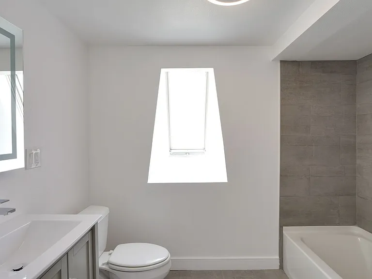 722 S Manhattan Pl — Photo 12