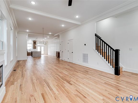 4th image of 907 1/2 N 36th St