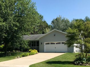1371 McDonald St, Oconto, WI 54153
