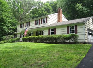 62 Taunton Lake Rd, Newtown, CT 06470
