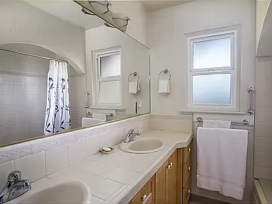 203 Chaucer Dr — Photo 3