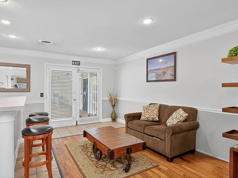 The Landing Townhomes — Photo 2