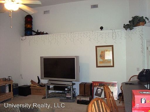5th image of 4215 SW 31st Dr Unit 202