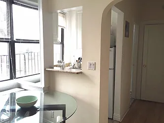 Rented by La Seven Inc.