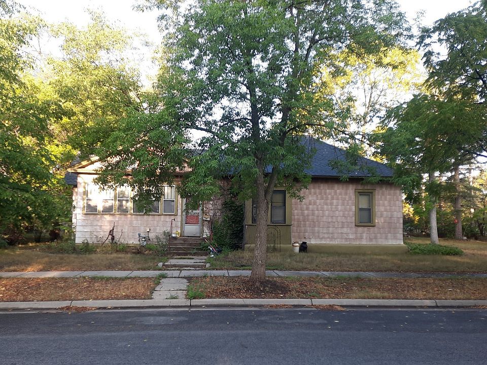1st image of 705 18th Ave S