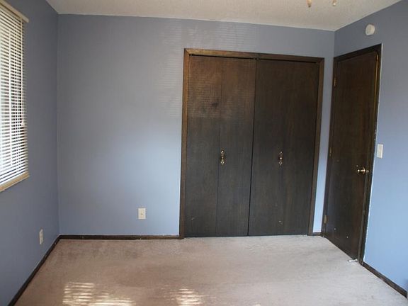 5th image of 12817 Van Buren St NE
