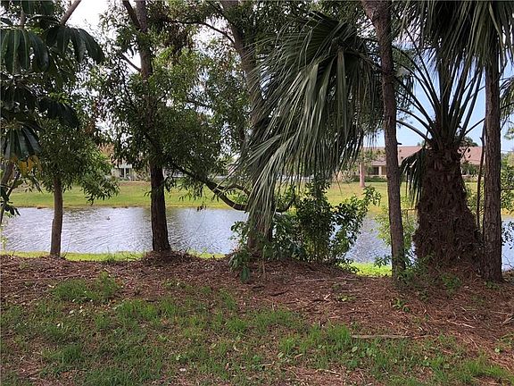 5th image of 2401 SE Pascal Ave