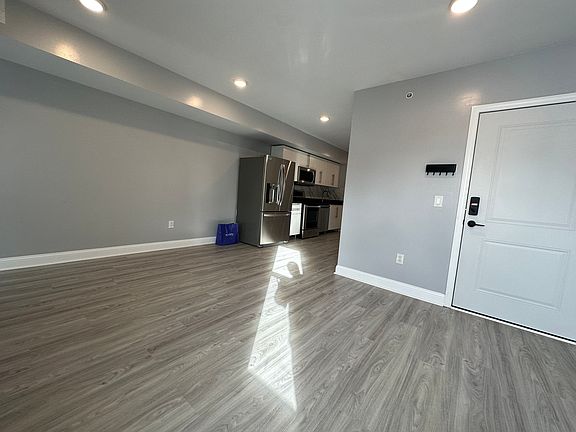 4th image of 638 N 11th St #D