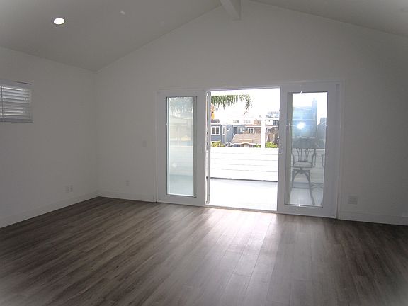 4th image of 1812 W Balboa Blvd