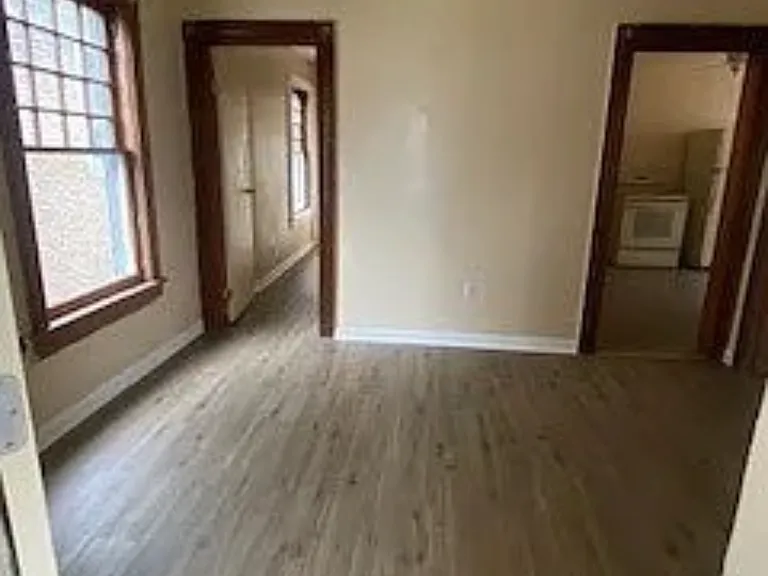 223 Elliott St — Photo 1