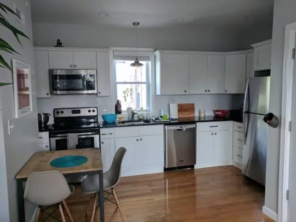 662 Saratoga St #3B, Boston, MA 02128