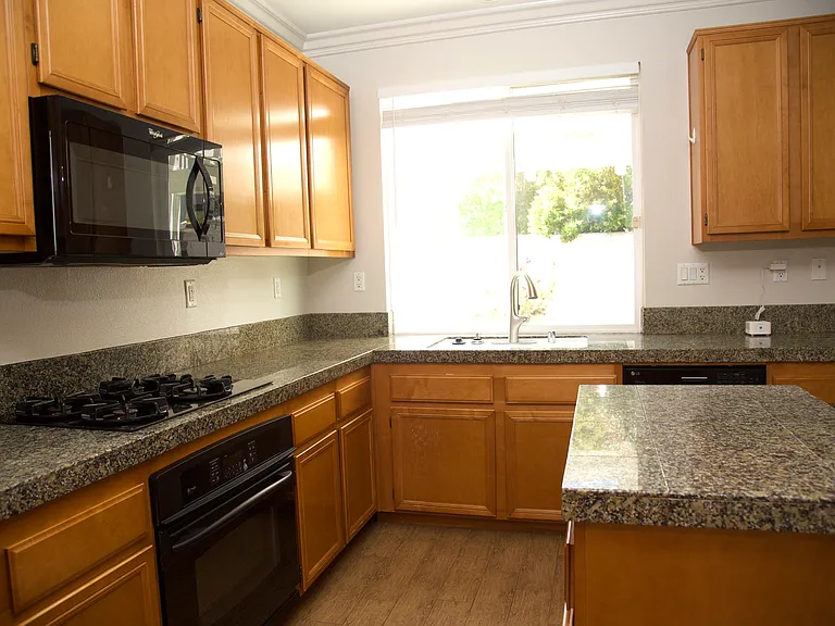 45349 Escalon St — Photo 5