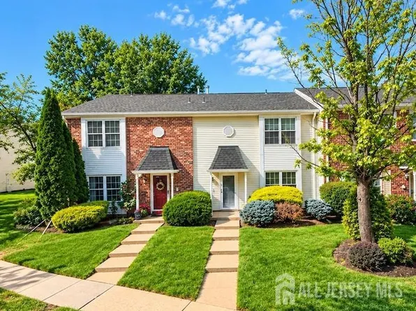 400 McDowell Dr, East Brunswick, NJ 08816