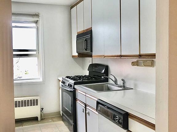 3rd image of 2320 Linwood Ave #5F-205F