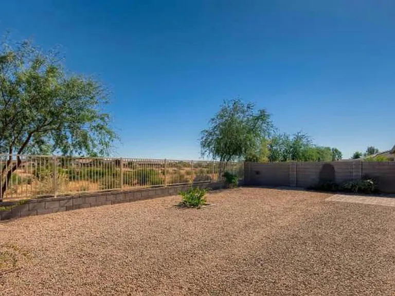 35359 N Donovan Dr — Photo 14