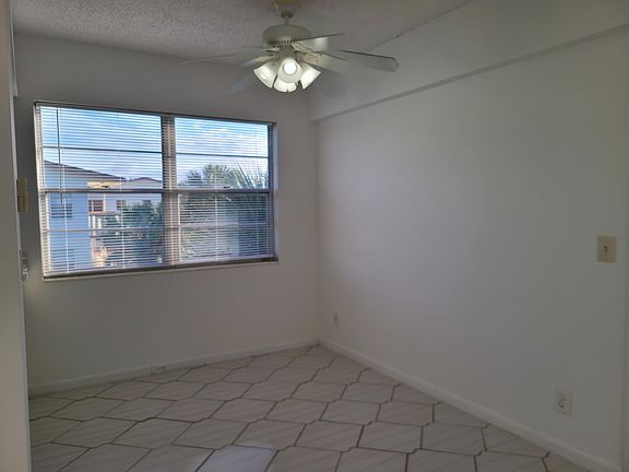 5th image of 239 Preston F