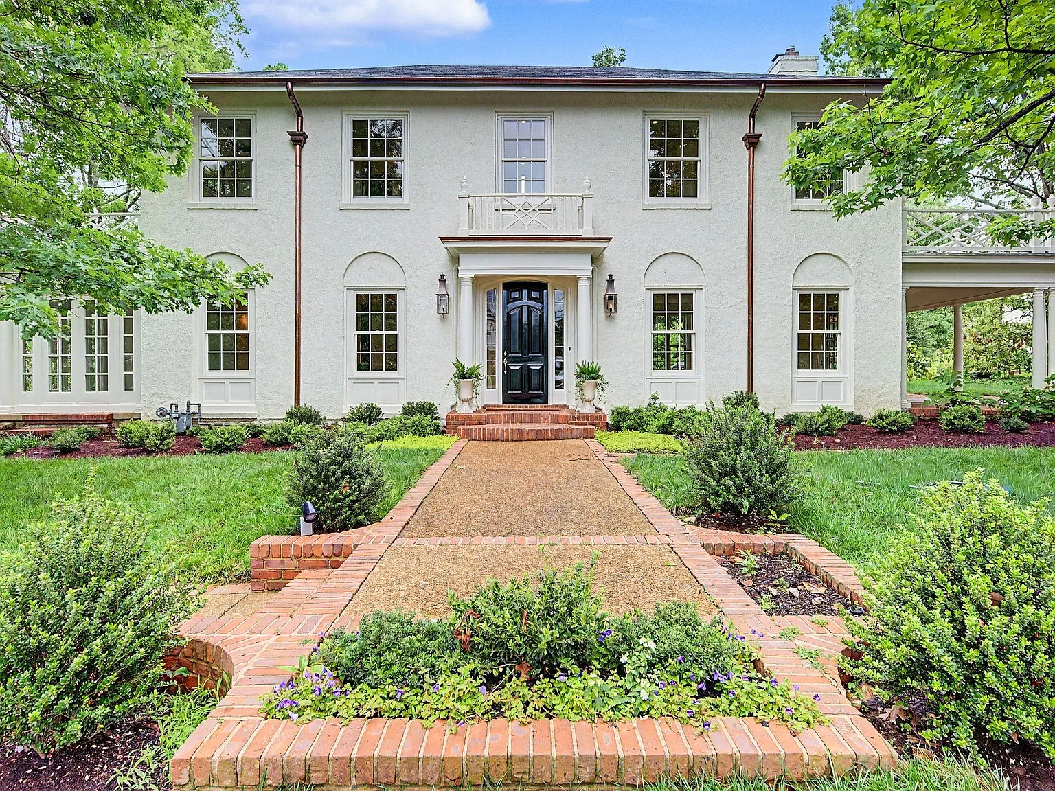 5 bed, 5.5 bath, 5564 sqft, $17,500 — Photo 1