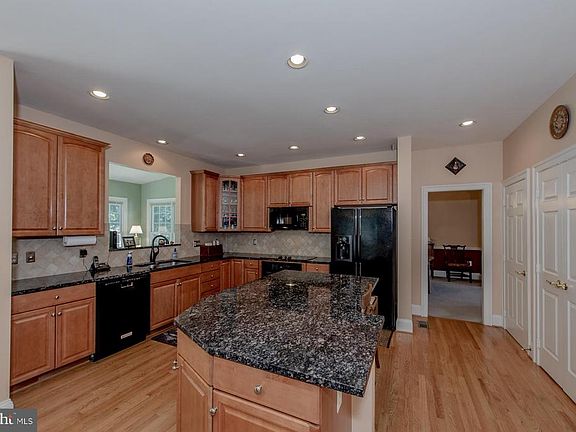 2nd image of 11580 Jamestown Ct