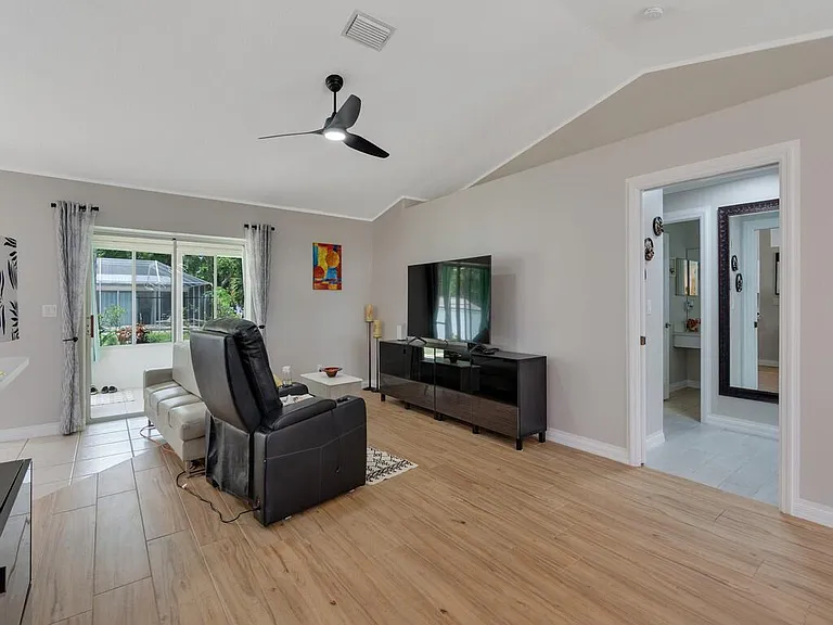 664 Vocelle Ave — Photo 10