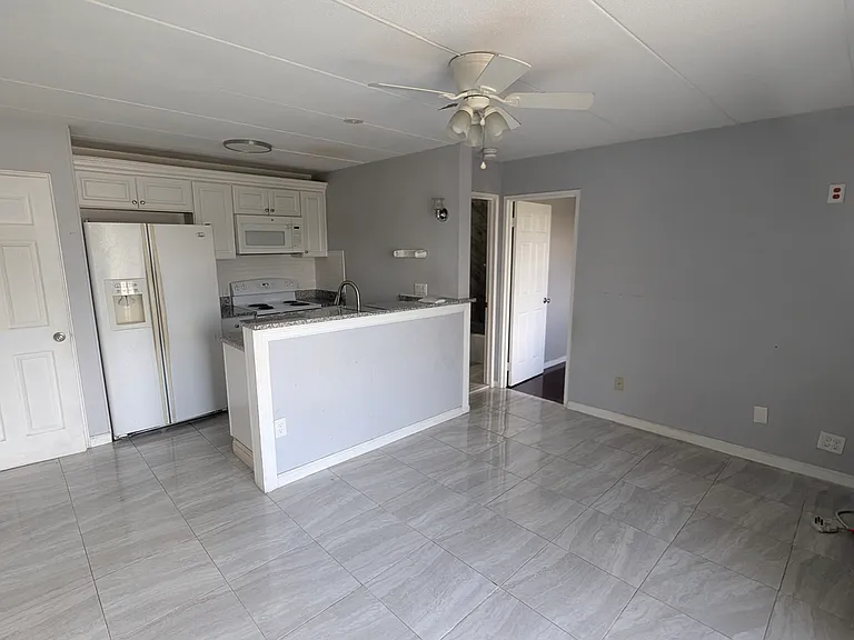 126 Beaver St #180 — Photo 1