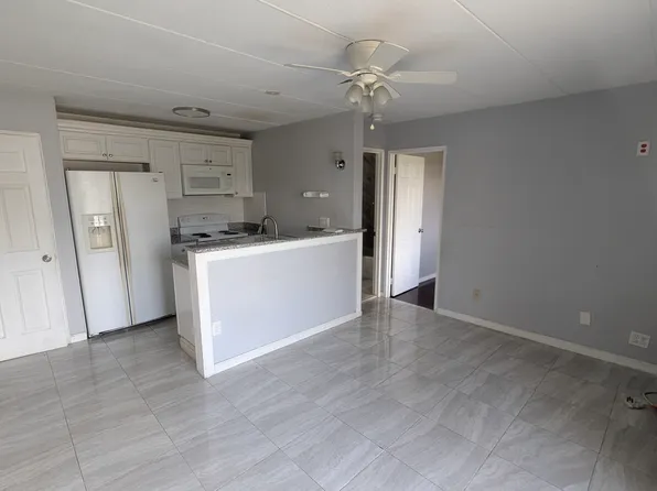 126 Beaver St APT 180, Framingham, MA 01702