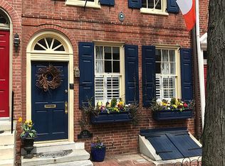 511 Delancey St, Philadelphia, PA 19106