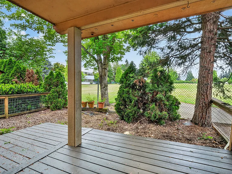 443 Harris Ln — Photo 22