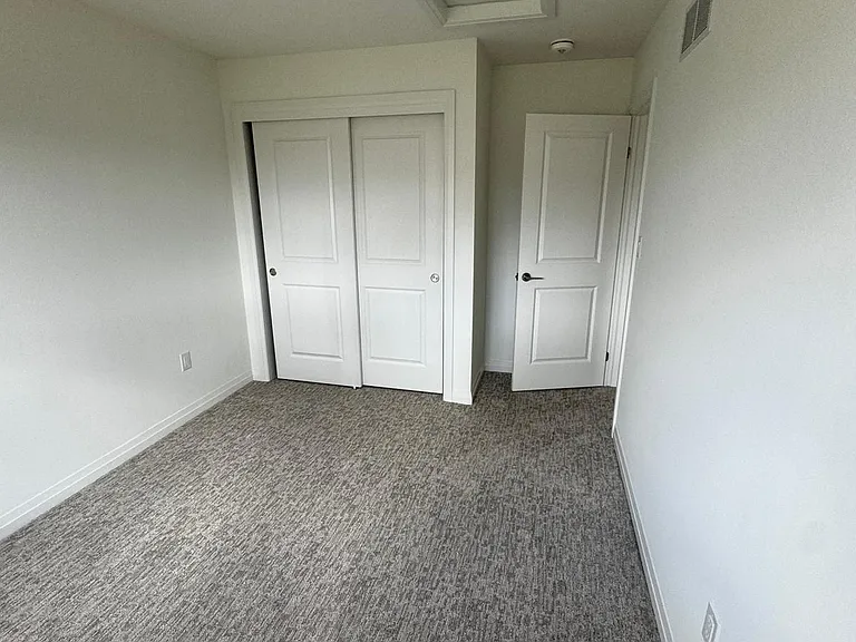 44 Samuel Ave — Photo 16