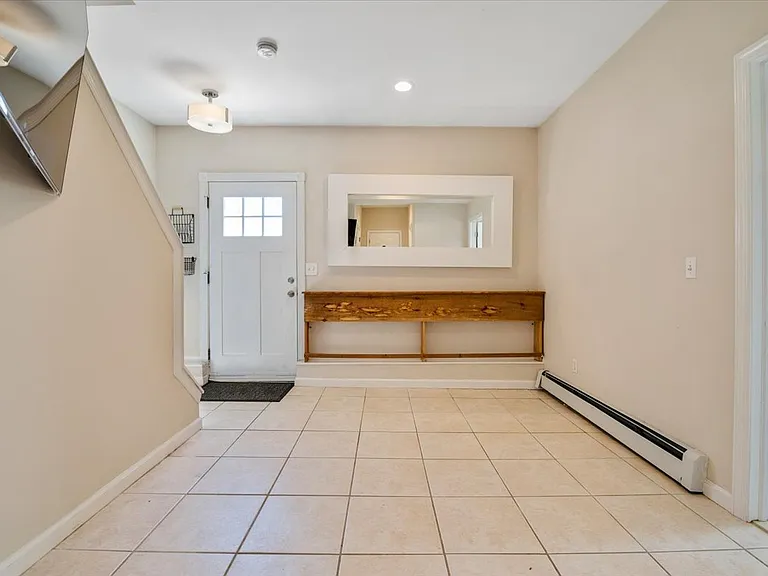 25 Gardners Ln — Photo 7