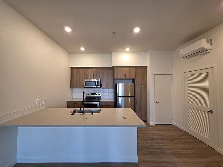 615 Highland Ave #105 — Photo 5
