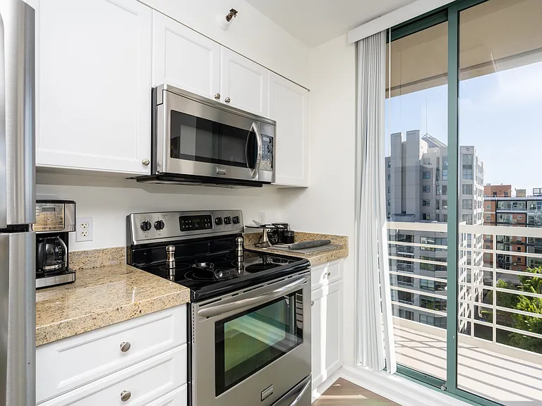 South Beach Marina Apartments — Photo 62