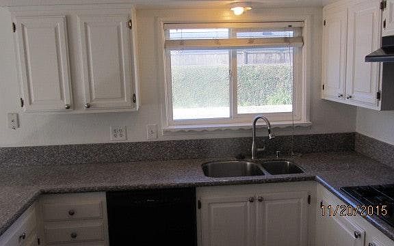 Kitchen Window / Sink