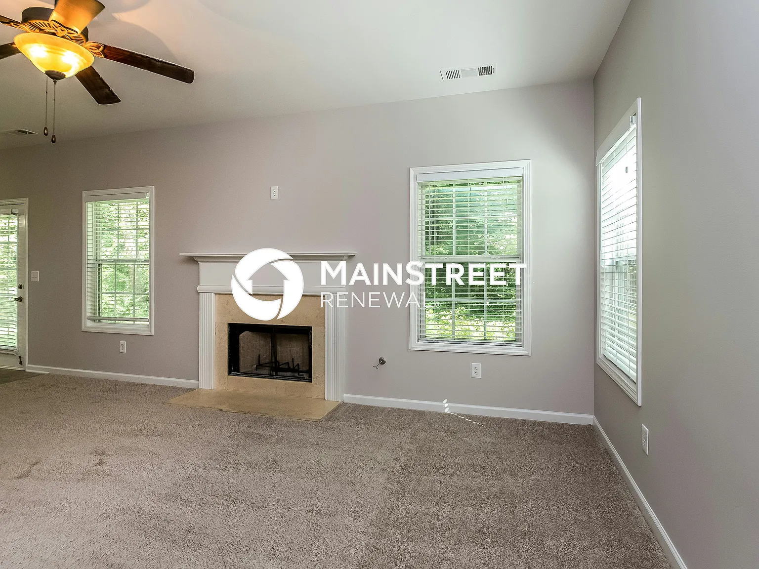 2641 Freemont St — Photo 3