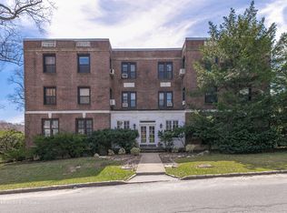 1 Ascot Ridge Rd APT 2B, Great Neck, NY 11021