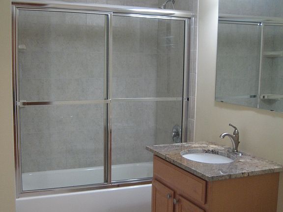 4th image of 742 Westfield Ave APT 17
