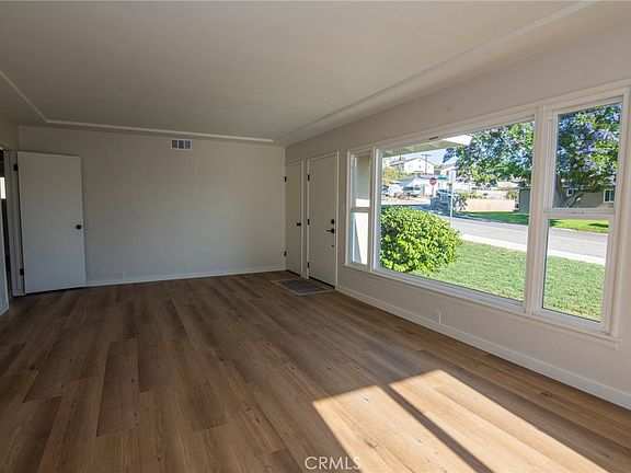 5th image of 11664 Richmond St