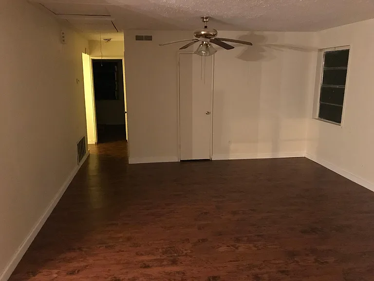 1238 Alfred St NE — Photo 7