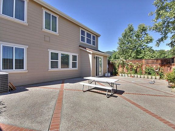 2nd image of 5960 Sterling Greens Cir