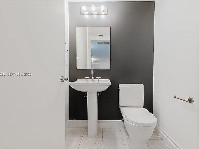 185 SW 7th St #2007 — Photo 9
