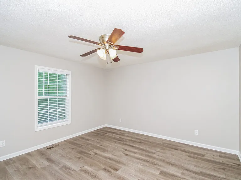 116 Brentwood Ct — Photo 11
