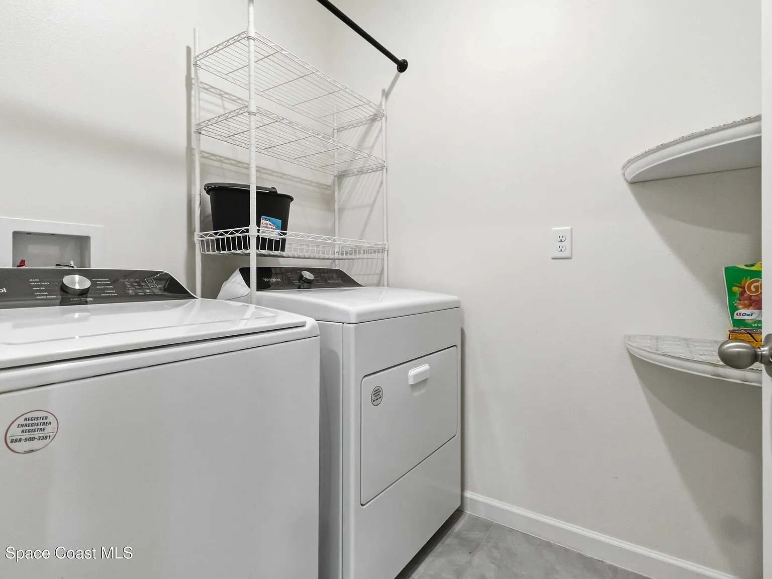 4 bed, 2.0 bath, 1918 sqft, $2,500 — Photo 4