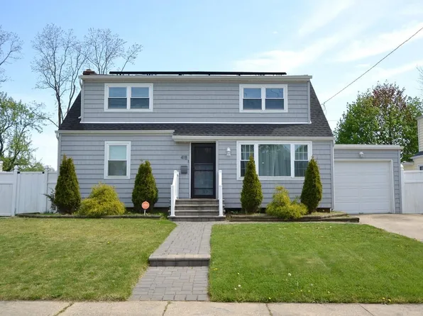 418 17th Street, West Babylon, NY 11704