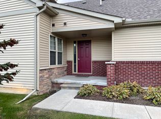282 Victoria Dr, Dexter, MI 48130
