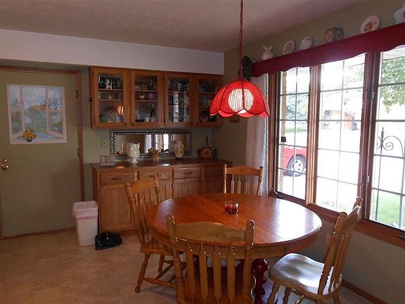 2nd image of 6843 Willow Creek Dr