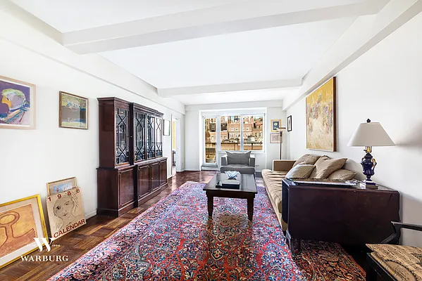 Sold by Warburg | media 4