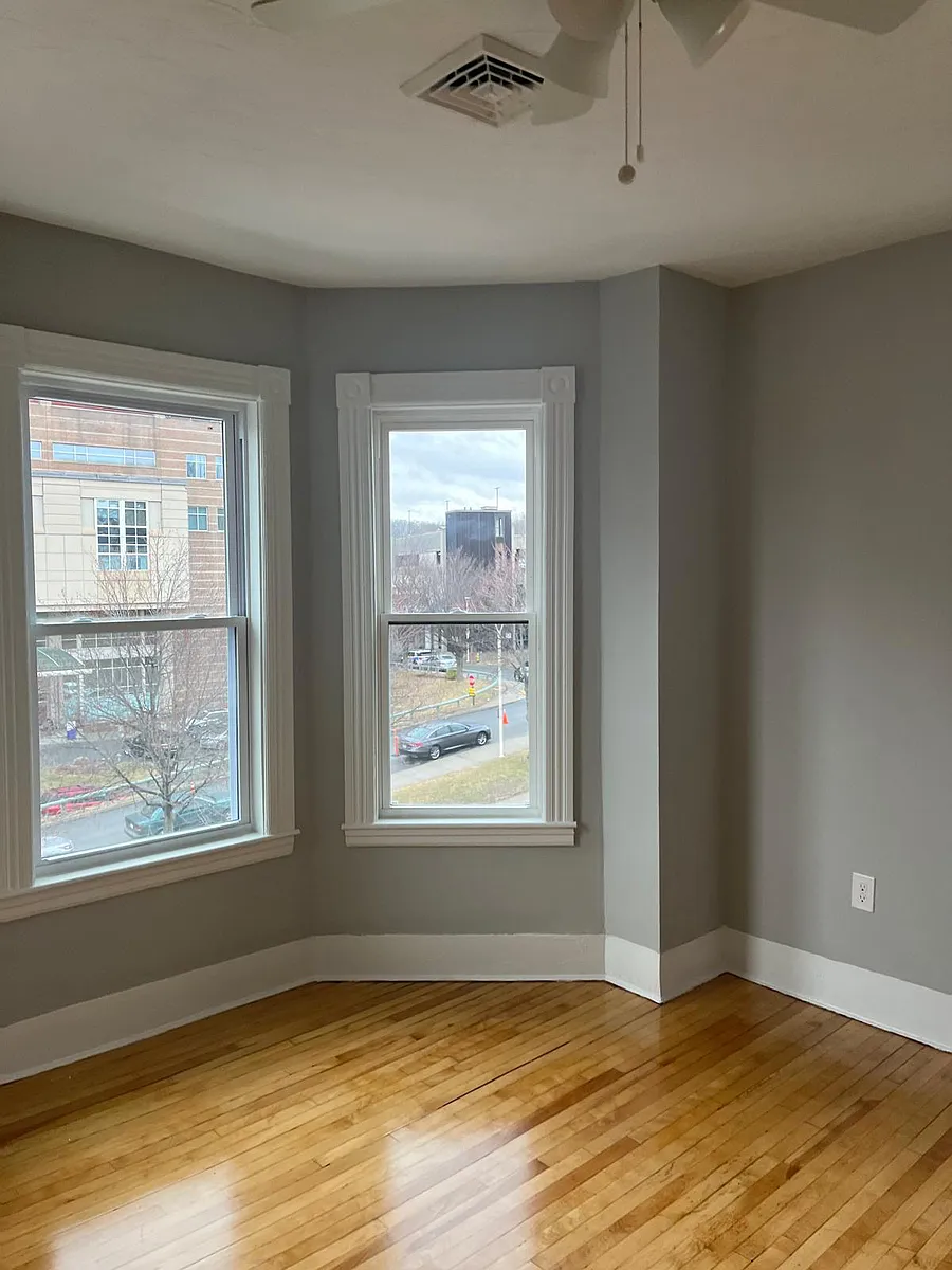 Building Photo - 120 Belmont St #3