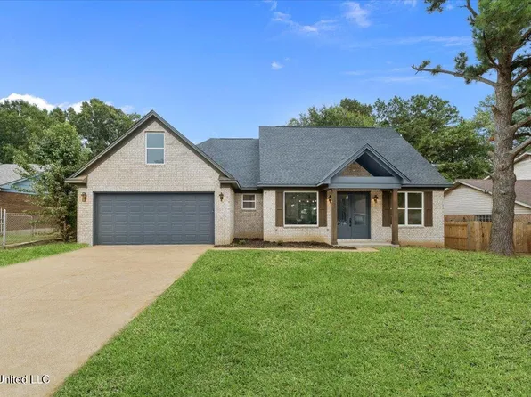 7360 Eastover Dr, Horn Lake, MS 38637