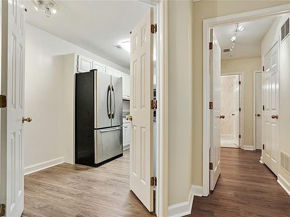 5th image of 3203 Lenox Rd NE APT 6