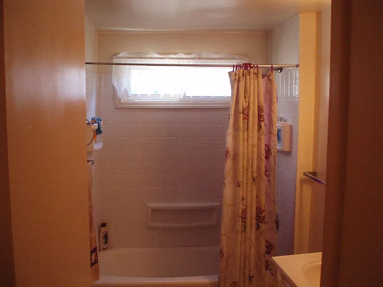 702 Lindley St #HOUSE — Photo 7